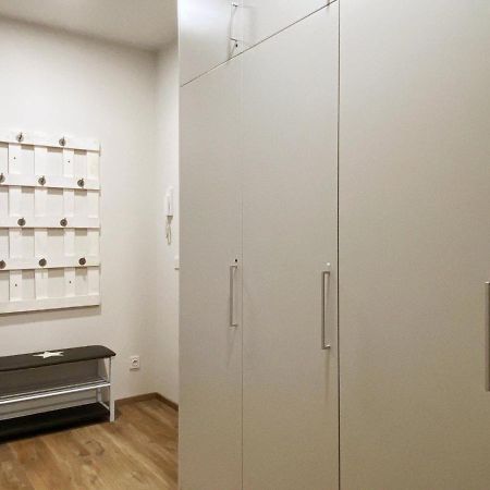 3 Kolory - Pokoje W Mieszkaniu Wspoldzielonym Warszawa Eksteriør billede
